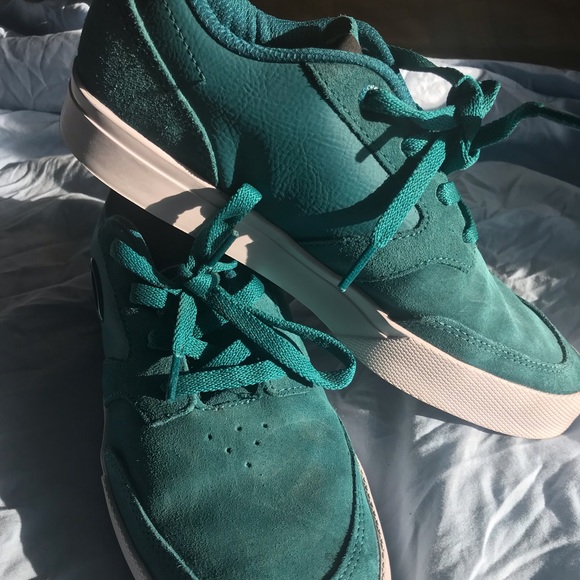 oakley suede lighthouse sneaker